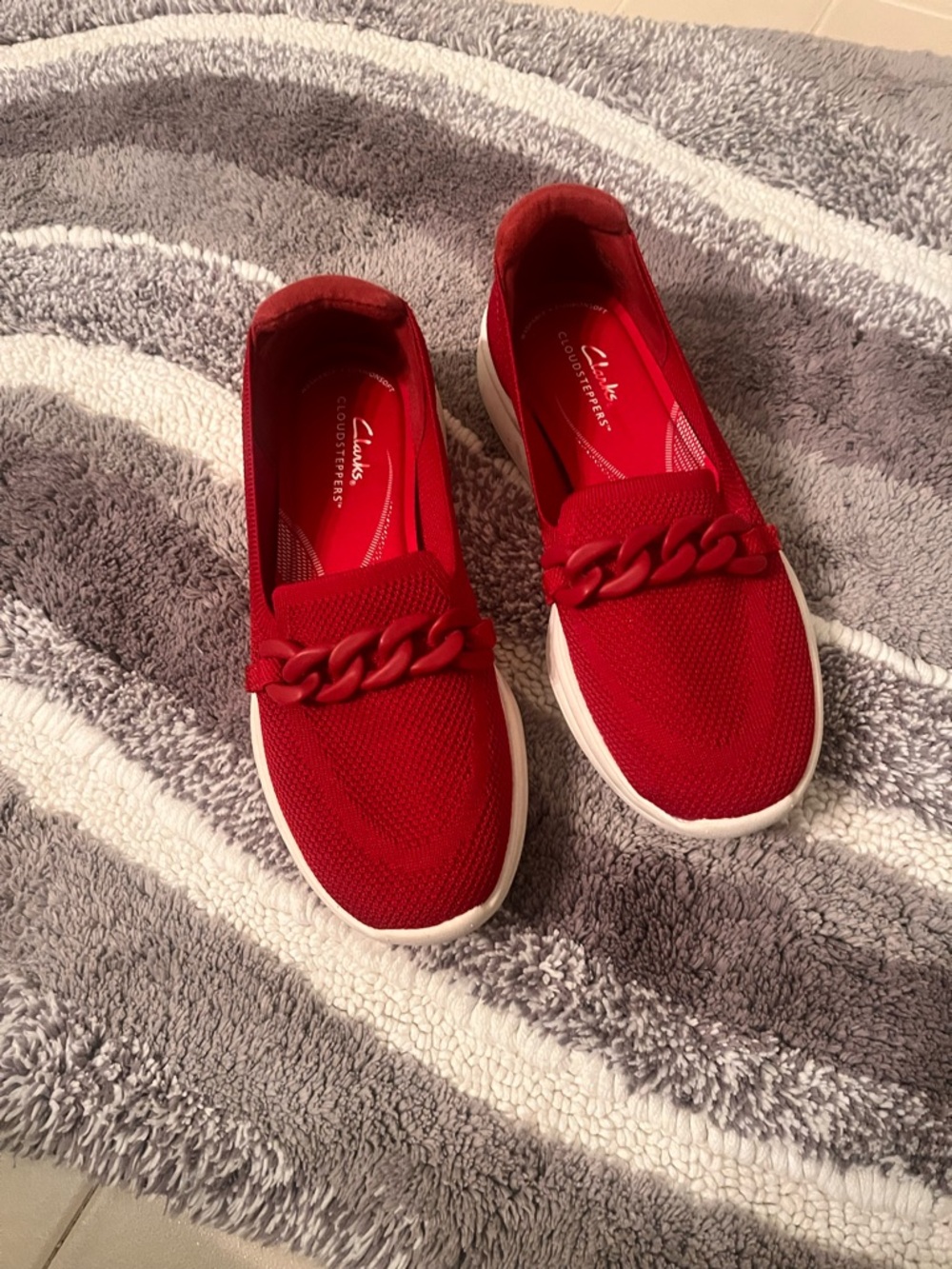 Clarks cloud steppers Red Knit Slip-On Sneakers with Chain Detail 7